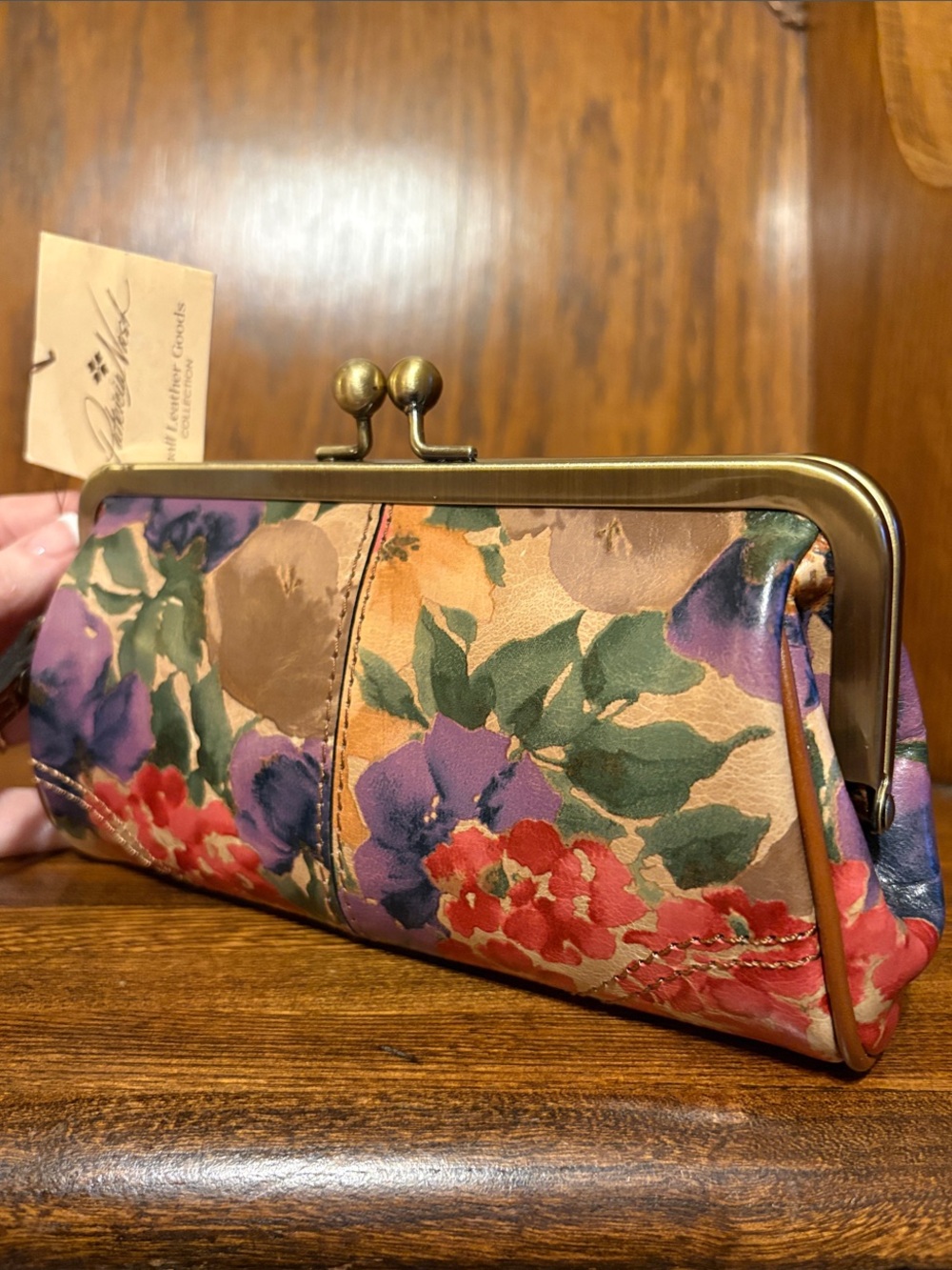 NWT-Patricia Nash-Renna Frame Kiss-Lock Wristlet Wallet-French Hydrangeas-$79 - Picture 3 of 13
